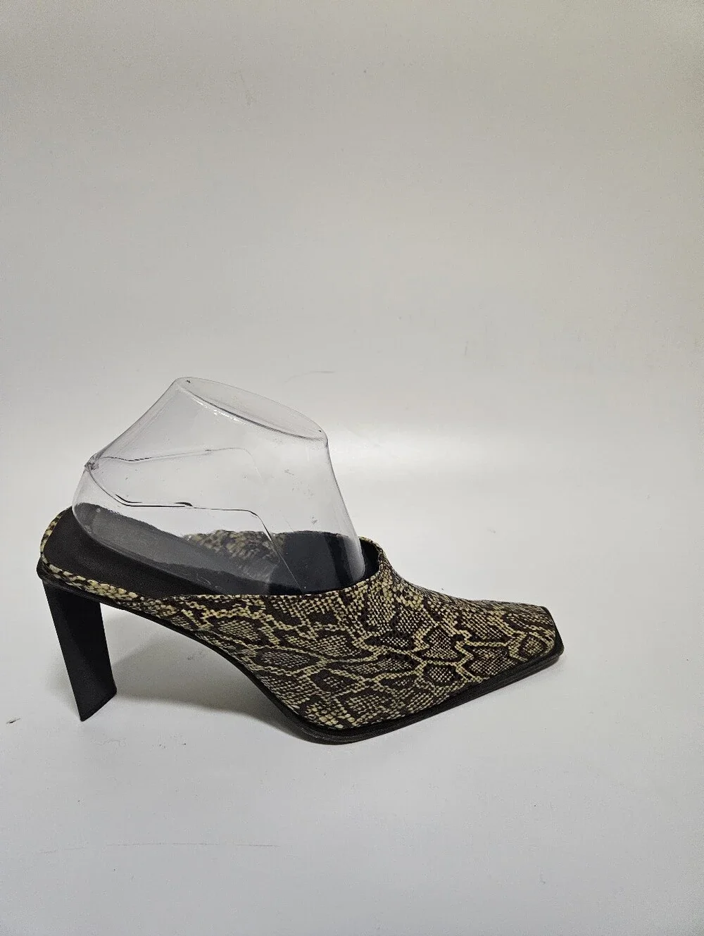 bebe Womens Snakeskin print Pumps 9.5M Block Heel Square Toe made in spain